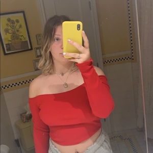 Brandy Melville off the shoulder top